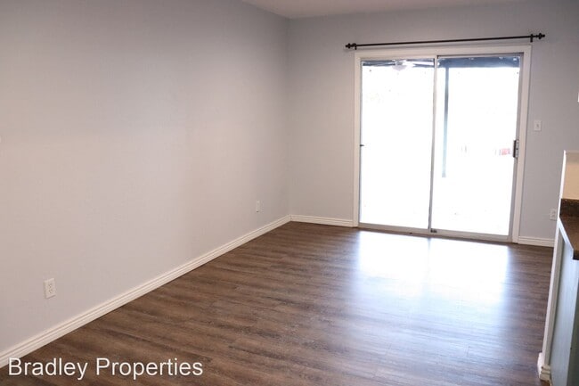 Building Photo - 4 br, 2 bath House - 1105 Plaza Azul