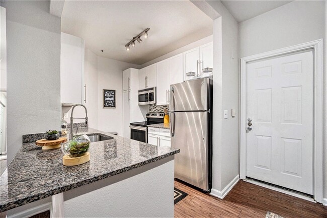 Stainless Steel Appliances - Waterford Cherry Creek