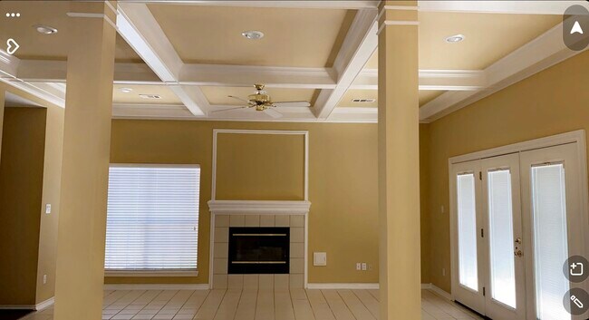 Foto del edificio - 8315 Bon Hill Ct