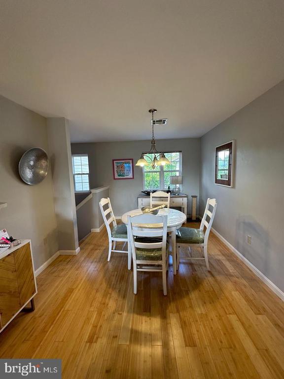 Building Photo - 107 Oriole Ct