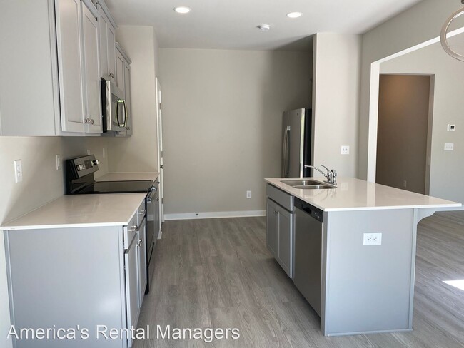 Building Photo - 4 br, 2 bath House - 7964 St. James Drive