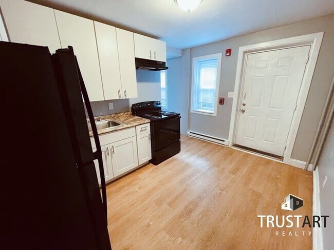 Foto del edificio - Studio apartment with backyard in Frankford