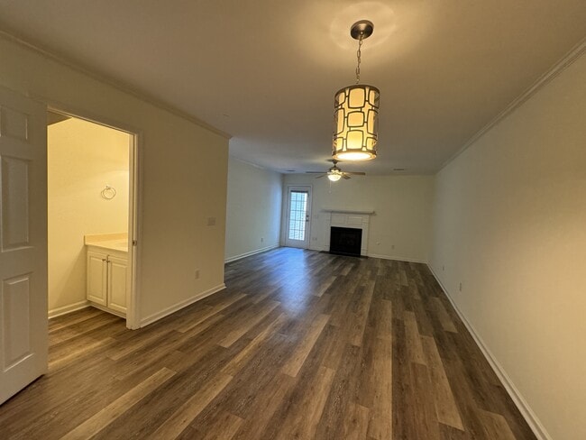 Building Photo - 3845 Overbrook Dr
