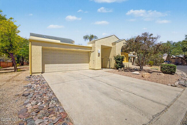Foto del edificio - 5250 Woodspring Dr