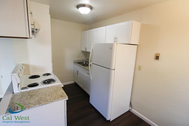 Building Photo - 5440 Dellwood Way