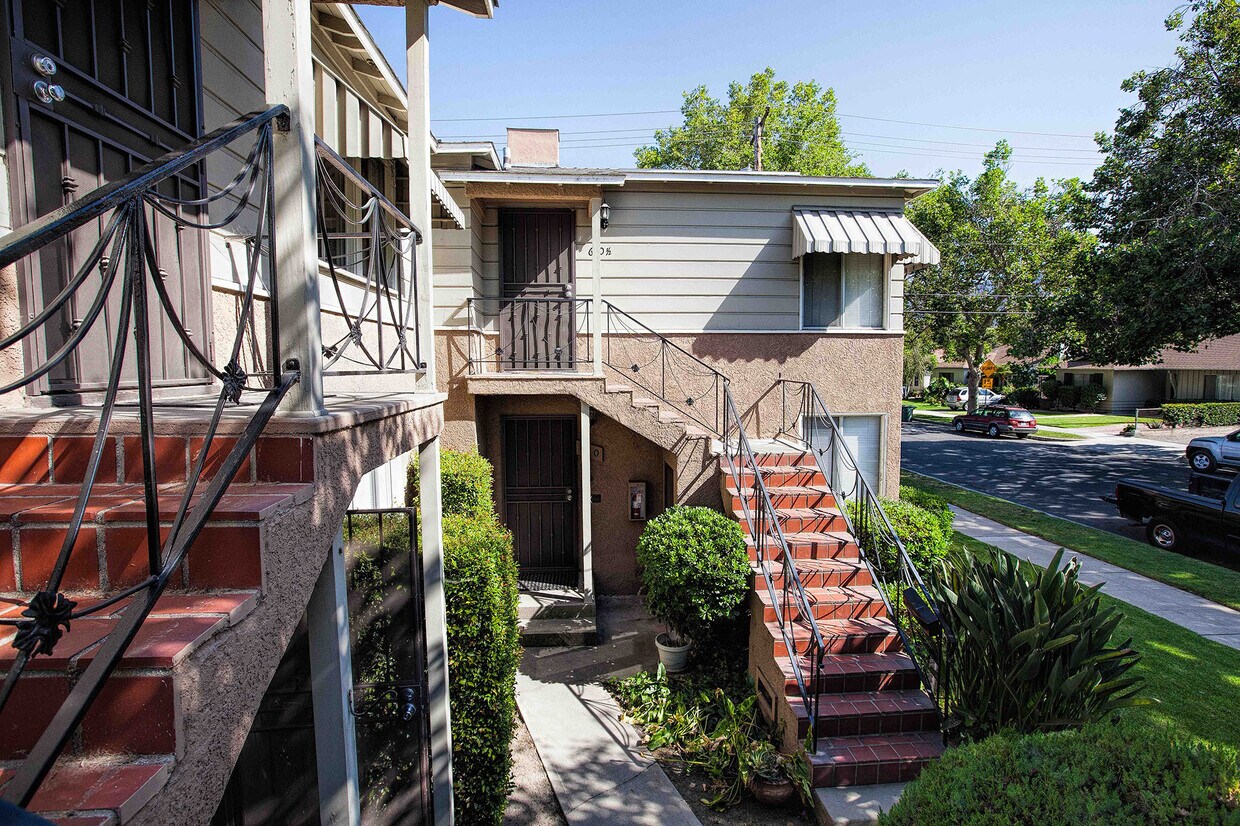 Apartment landing view - 1214 Alameda W Ave