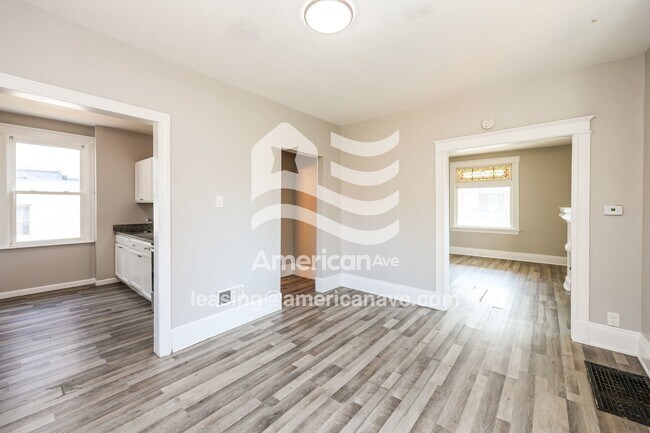 Foto del edificio - 3915 Lovell Ave