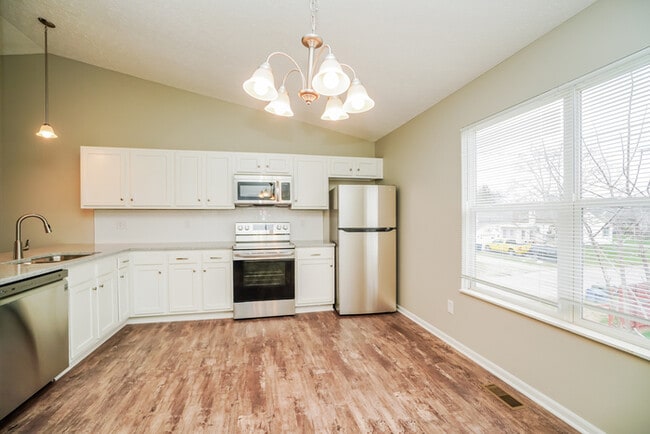 Building Photo - Beautiful 4 Bedroom with Spacious Backyard