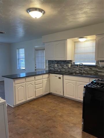 Foto del edificio - 6643 Ascot Ln