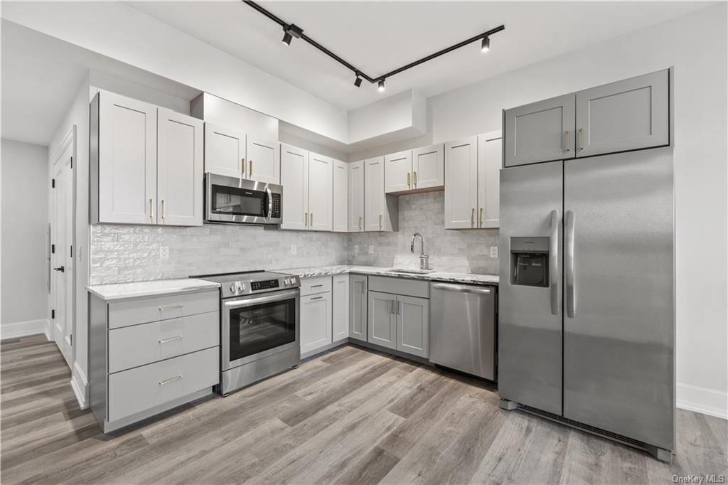 108 S Main St Unit 819, Port Chester, NY 10573 Room for Rent in Port