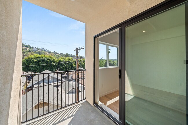 Foto del edificio - 3564- 3566 Eagle Rock Blvd Los Angeles, CA...