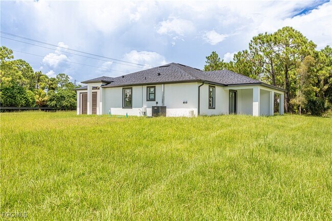 Foto del edificio - 717 Homestead Rd S