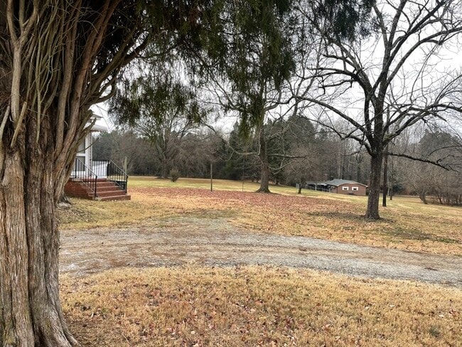 Building Photo - 2417 Statesville Blvd.