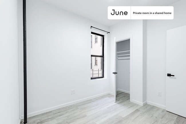 Building Photo - Room in Shared 4 bed/1 bath home