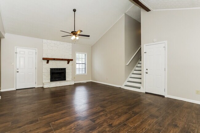 Building Photo - 2408 Chauncey Ln
