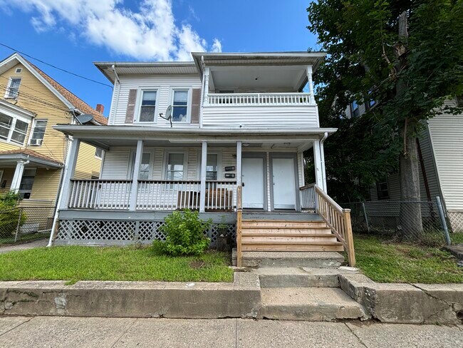 Foto del edificio - 334 Hollister St