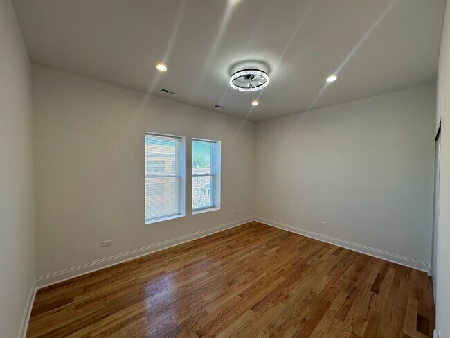 Foto del edificio - 5678 W Washington Blvd