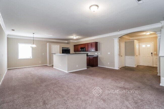Building Photo - 6840 Goldenwillow Dr