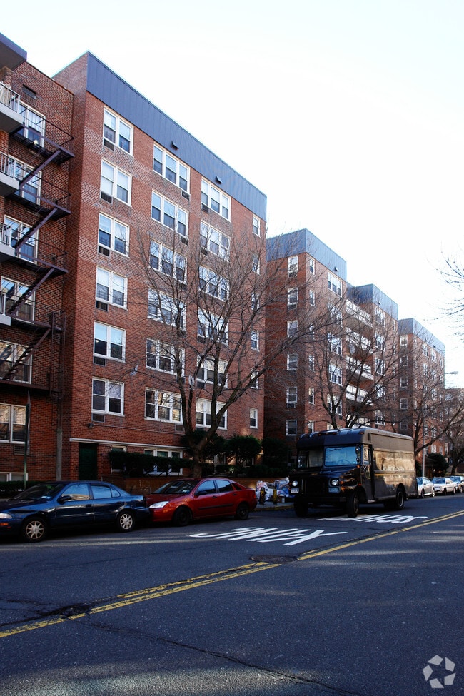 Building Photo - 14470 41st Ave