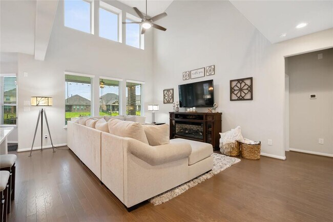 Building Photo - 29462 Westhope Dr
