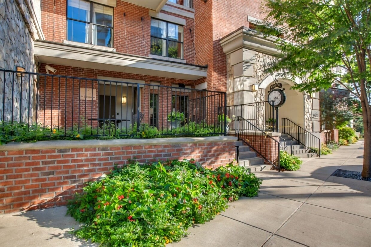 Beautiful 3 Bedroom Condo in Midtown - Beautiful 3 Bedroom Condo in Midtown