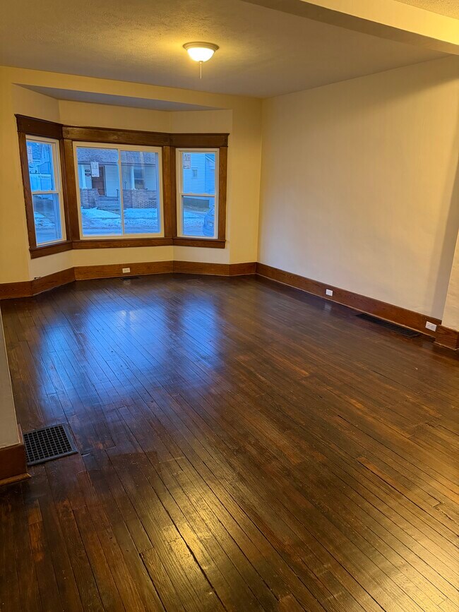 Foto del edificio - 1056 W 21st St