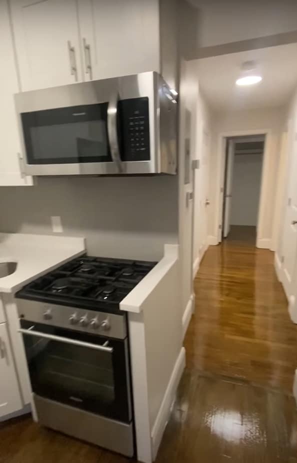 Building Photo - 63 Park Dr