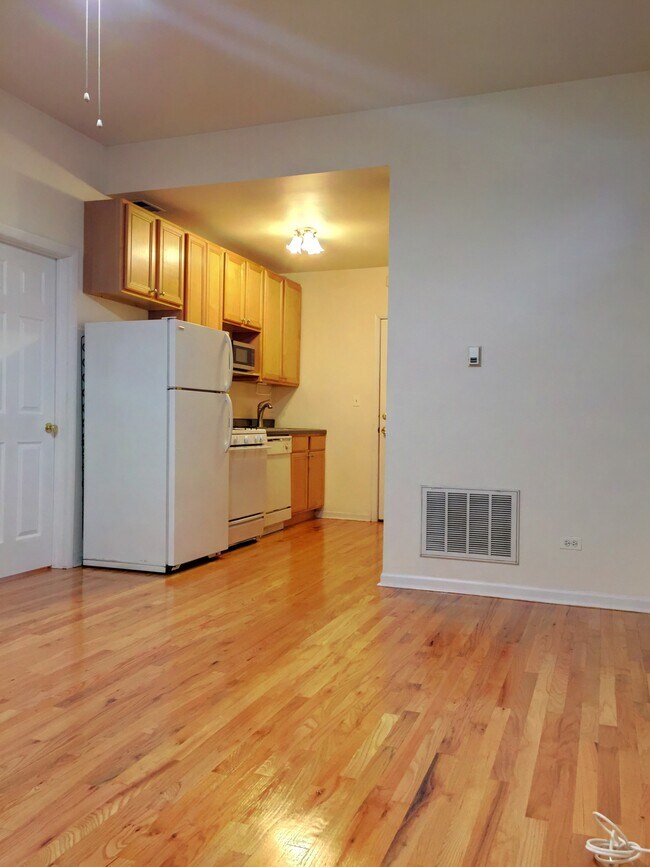 Foto del edificio - 1431 W Huron St