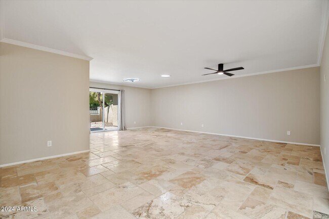 Foto del edificio - 8878 N 82nd Ln
