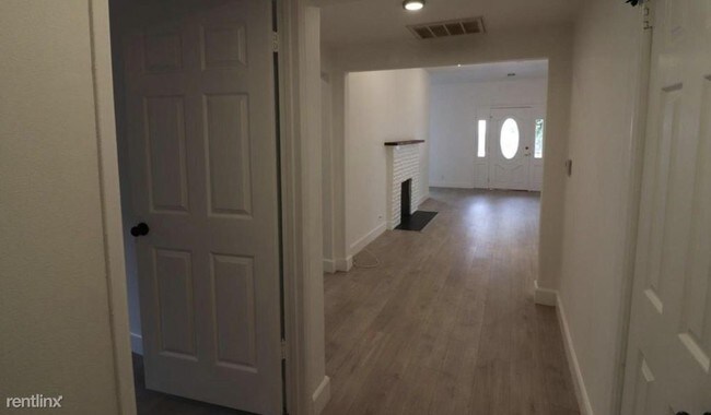 Building Photo - 3 br, 2 bath House - 1420 N Hoover St