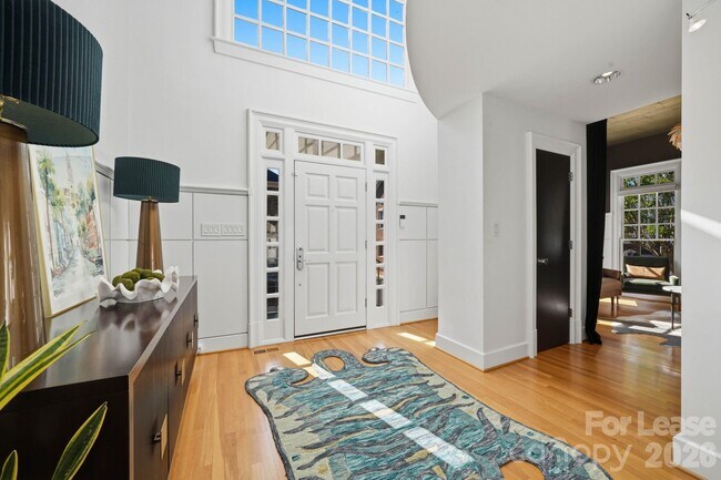 Foto del edificio - 1124 Dilworth Crescent Row