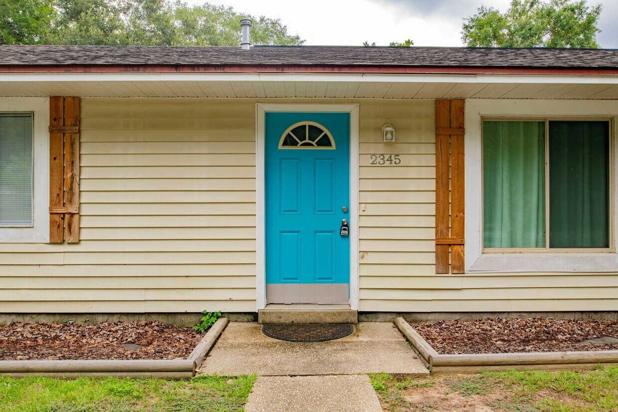 Foto principal - 2345 Langston St