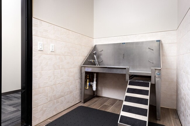 Interior Photo - Noble