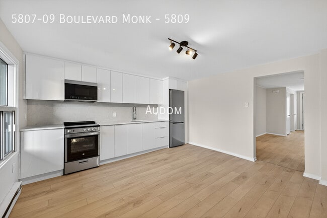 Building Photo - 5807-09 Bd Monk