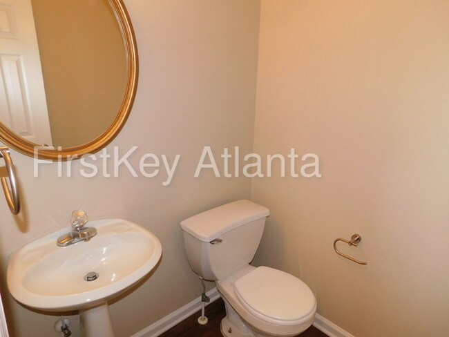 Foto del edificio - 1000 Twin Brook Ct