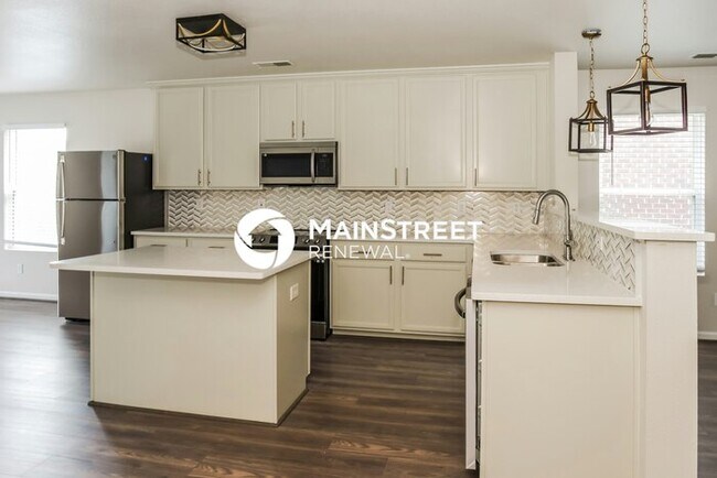 Foto del edificio - 3 Bedroom Pet-Friendly Home in HARVEST, AL with Main Street Renewal