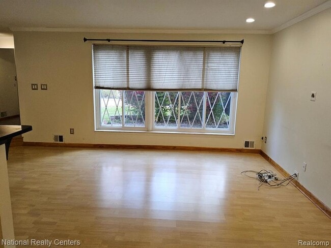 Foto del edificio - 8676 Community Blvd