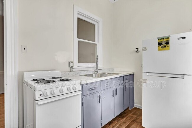 Building Photo - 200 W Martin St