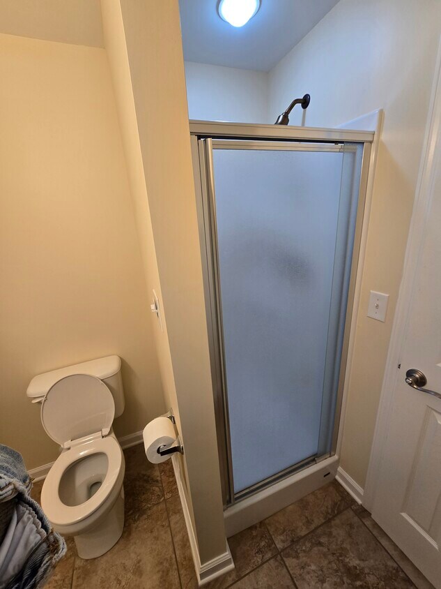 Foto principal - 107a Oakwood Dr