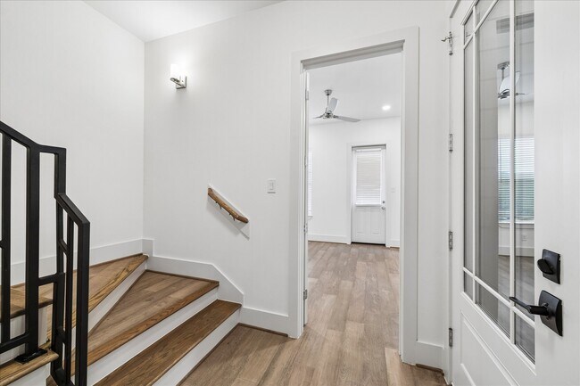 Foto del edificio - 1222 W 21st St