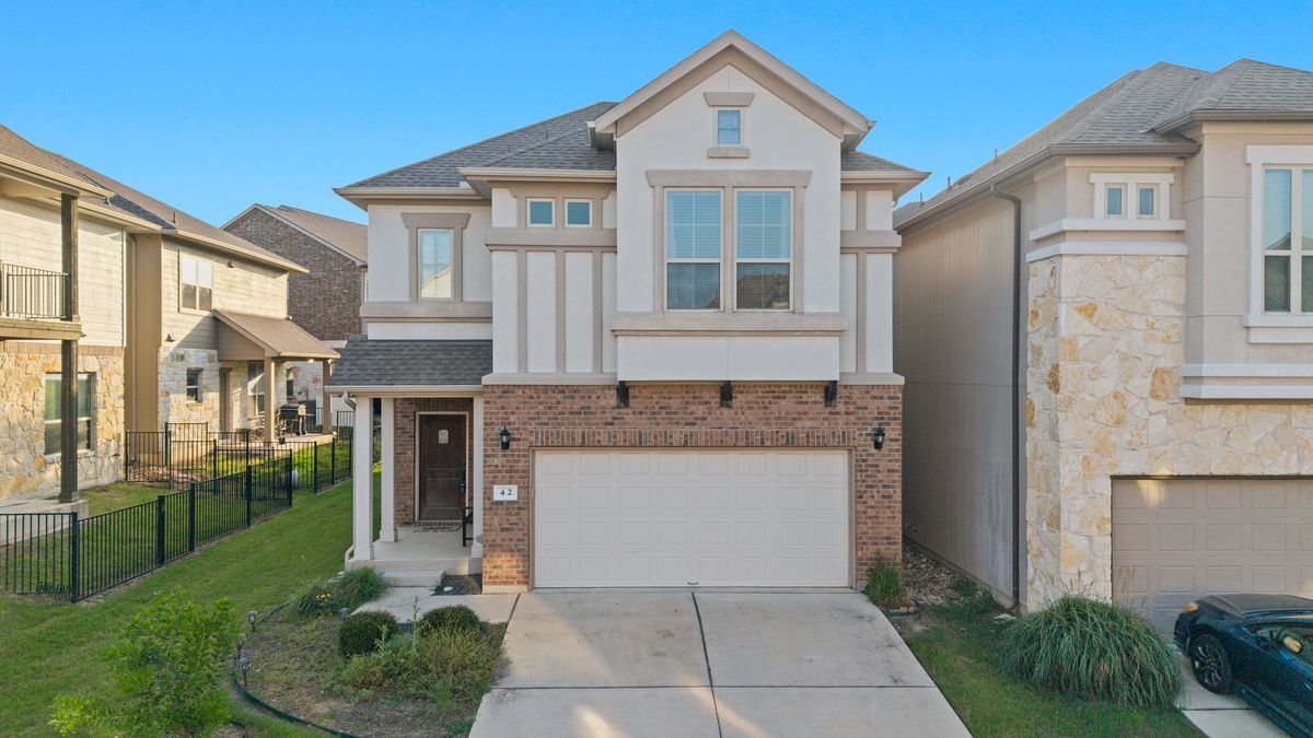 Foto principal - 2105 Town Centre Dr