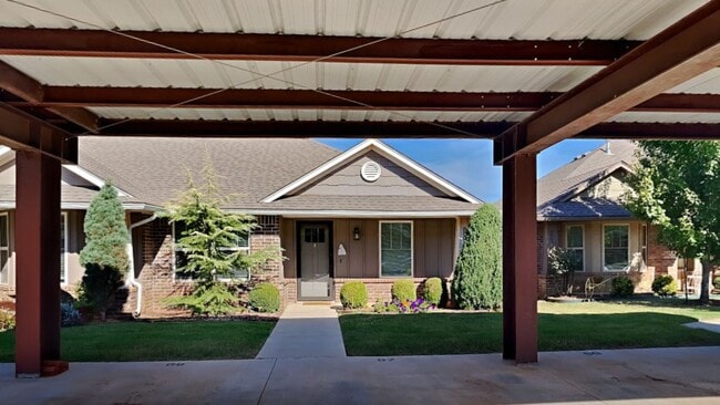 Foto del edificio - Luxury 2 Bedroom 2 Bathroom Cottage in 55+ Community