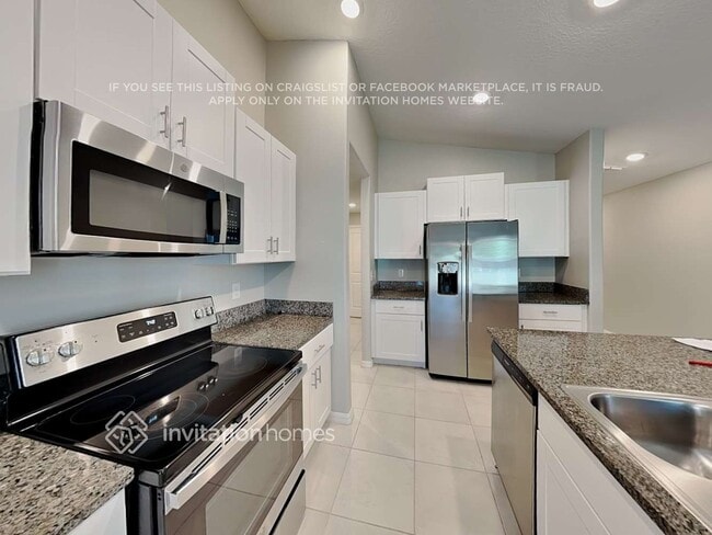 Building Photo - 2204 Jungle Dr