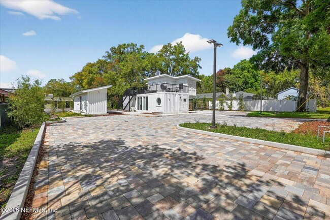 Foto del edificio - 8778 Waterfront Terrace