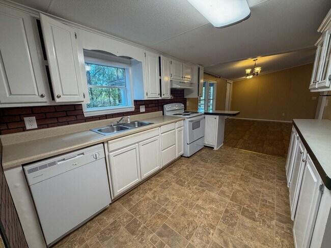 Foto del edificio - 4299 Rebecca Rd