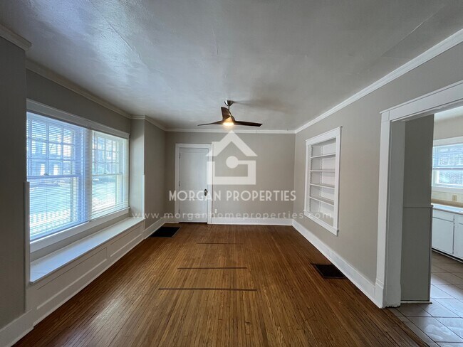 Foto del edificio - 1225 W Walnut St