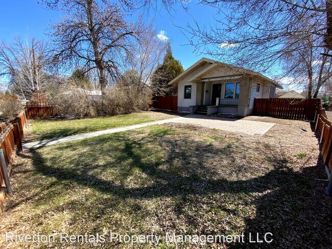 Building Photo - 2 br, 2 bath House - 211 E Adams Ave.