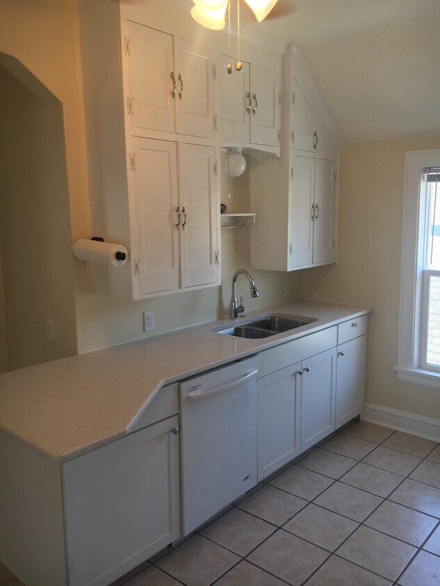 Primary Photo - 279 W Forbes Ave