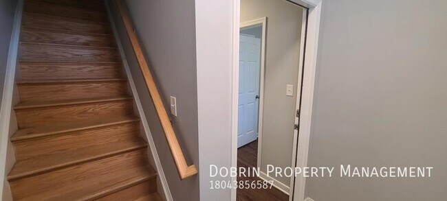 Foto del edificio - Home conveniently located just blocks from...