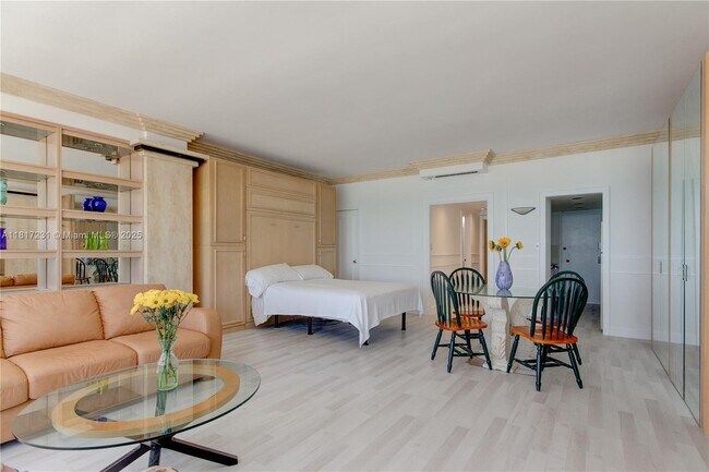 Foto del edificio - 4925 Collins Ave
